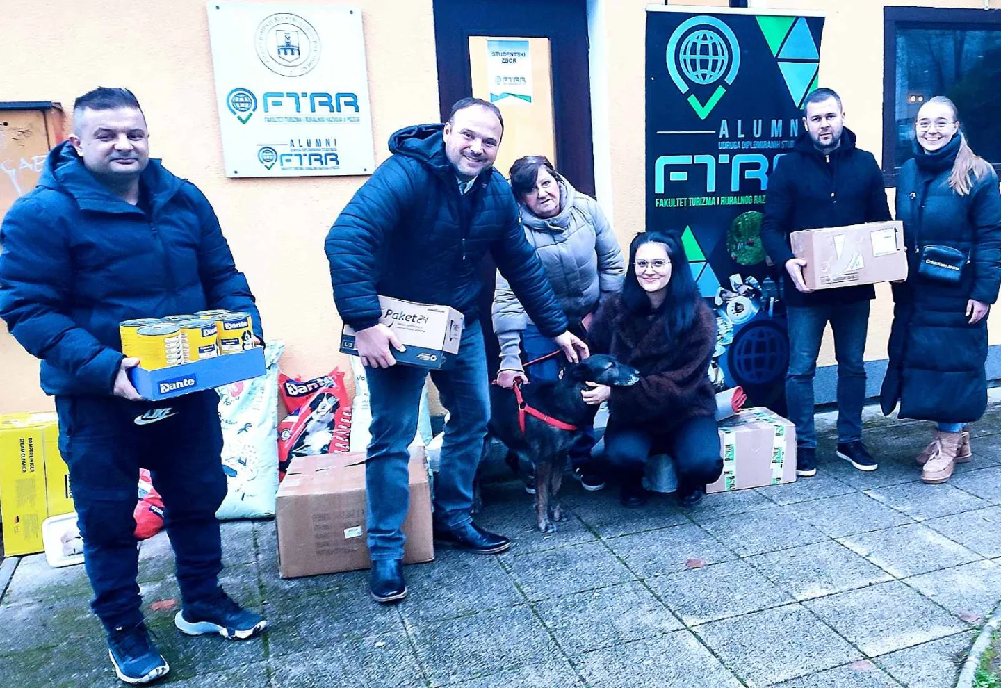 Solidarnost na djelu: Požega darovala svjetlo napuštenim šapicama