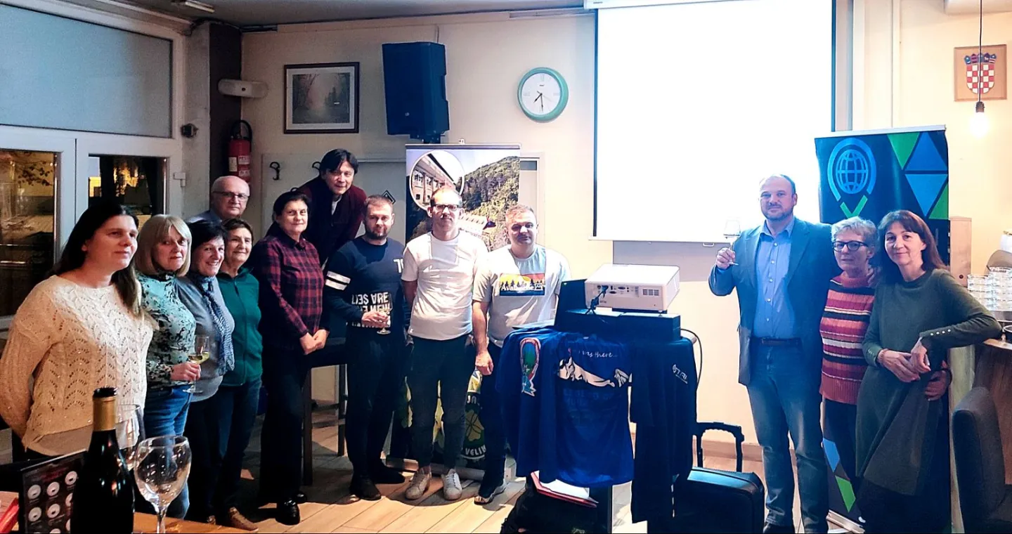 Zdravko Matičević oduševio Požegu: Održana promocija ekspedicije „Uspon na planinu Ararat“